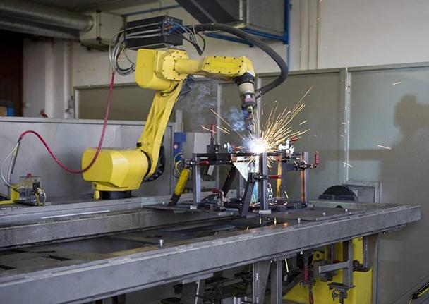 焊接机器人在各领域的广泛应用